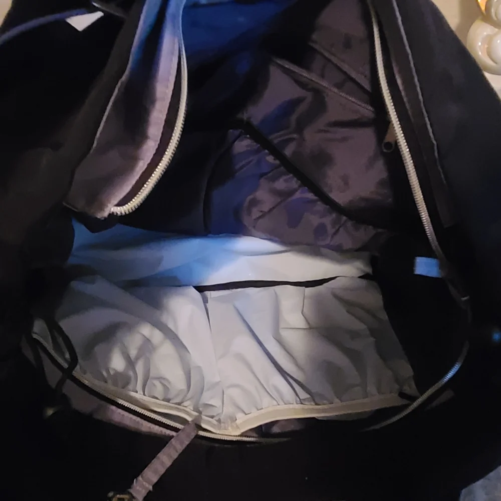 Chicco Layla Tote with Dash bag. Black,in very good condition